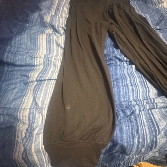 Lululemon Soft Ambitions High Rise Jogger
Black Size 8 - Picture 3 of 5